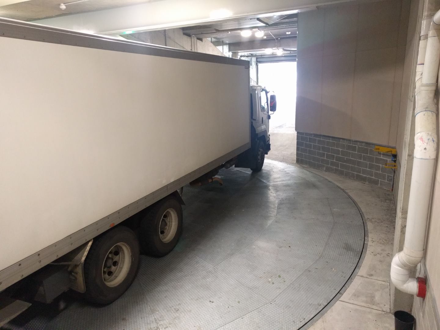 loading dock turntable truck rotating platform